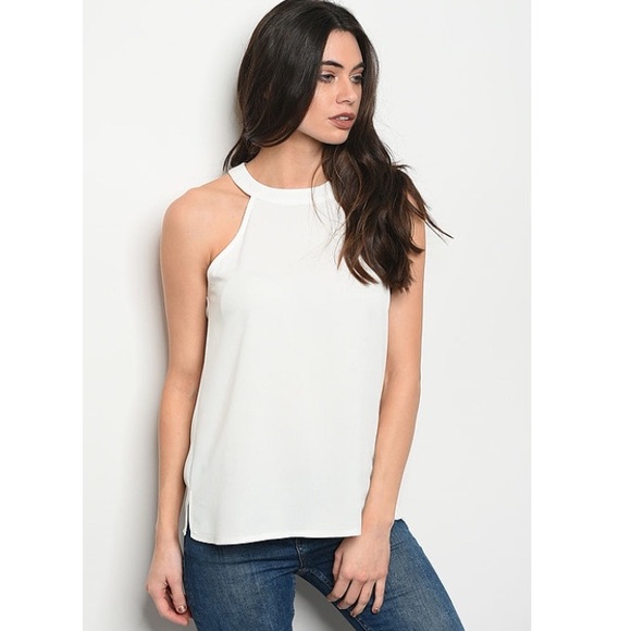 Tops - LAST ONE!!! Sleeveless white top w keyhole back
